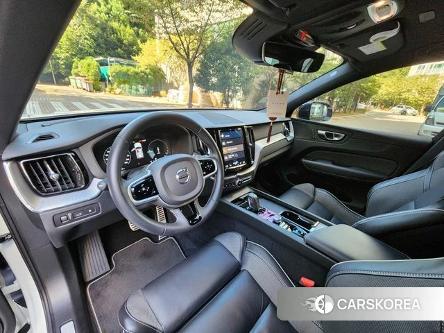 Volvo XC60 second Generation 2021 Белый из Кореи, фото 6
