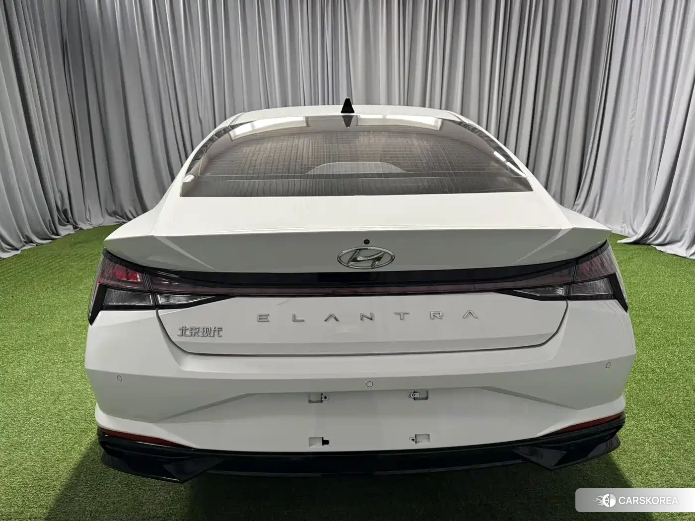 Hyundai Elantra 2023 Белый из Китая, фото 6
