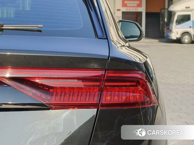 Audi Q8 2023 Черный из Китая, фото 6
