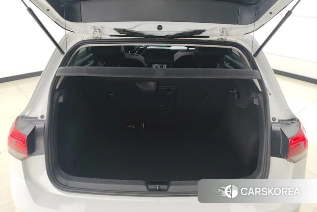 Volkswagen Golf 2024 Белый из Китая, фото 6