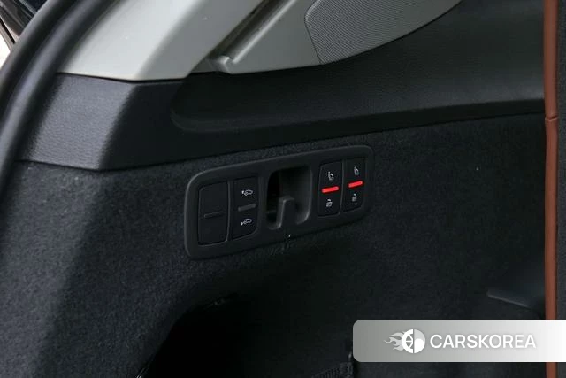 Audi Q7 2021 Черный из Китая, фото 6