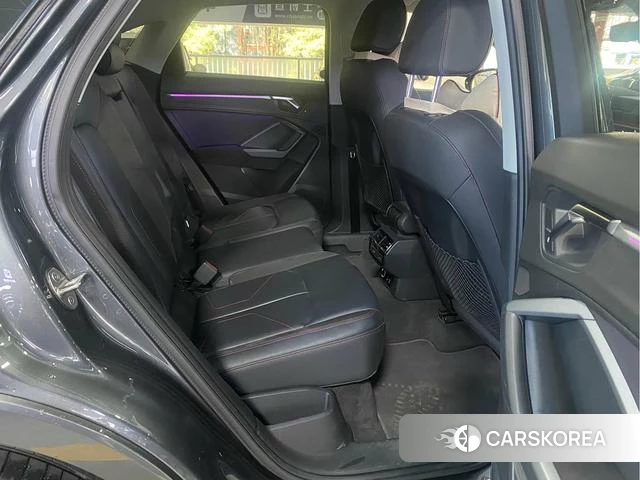 Audi Q3 Sportback 2023 Темно-серый из Китая, фото 6