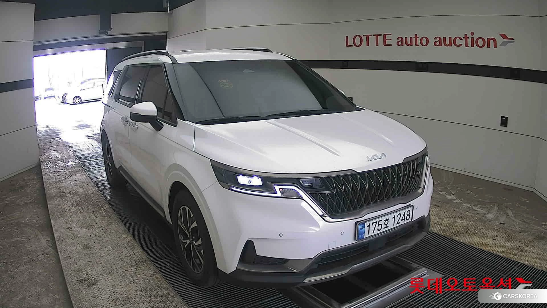 Kia Carnival 2023 Белый из Кореи, фото 6