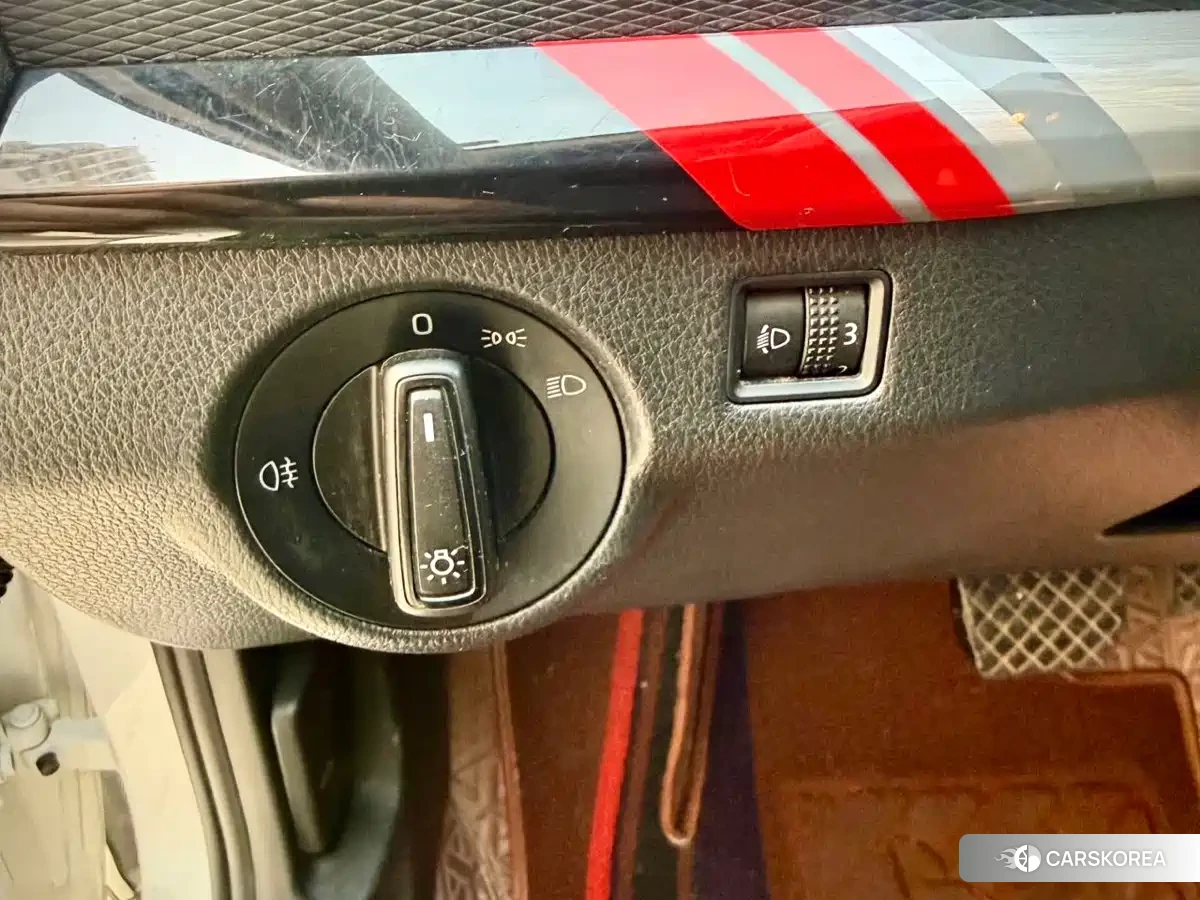Skoda Komick 2022 Белый из Китая, фото 6