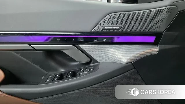 BMW 5 Series (G60) 2025 Черный из Кореи, фото 6