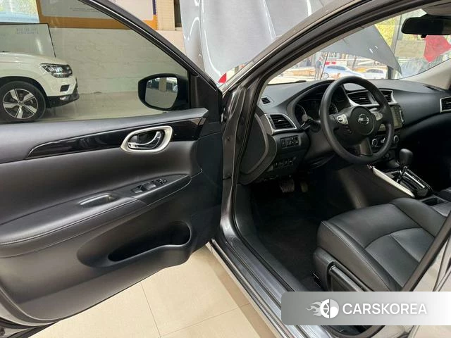 Nissan Xuan Yi 2022 Темно-серый из Китая, фото 6