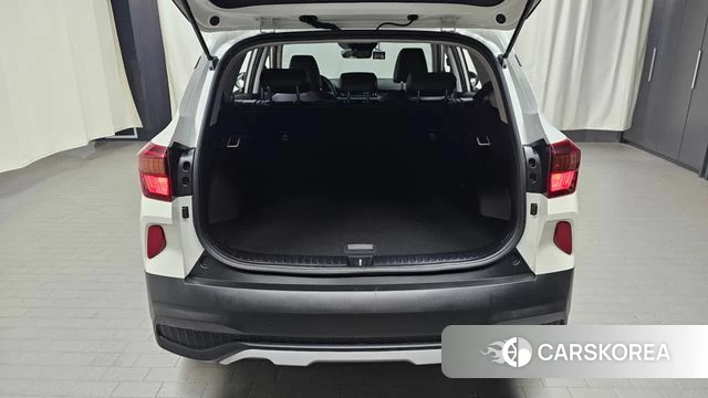 Kia Seltos 2022 Белый из Кореи, фото 6