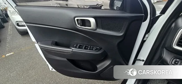 Hyundai Venue 2022 Белый из Кореи, фото 6