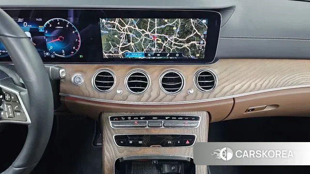 Mercedes-Benz E-Class W213 2023 Белый из Кореи, фото 6