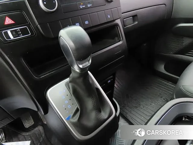 Hyundai Staria 2023 Серый из Кореи, фото 6