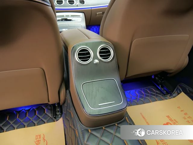 Mercedes-Benz E-class PHEV 2023 Черный из Китая, фото 6