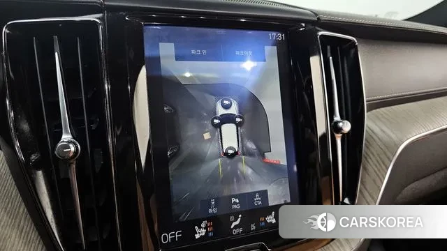 Volvo XC60 second Generation 2019 Белый из Кореи, фото 6