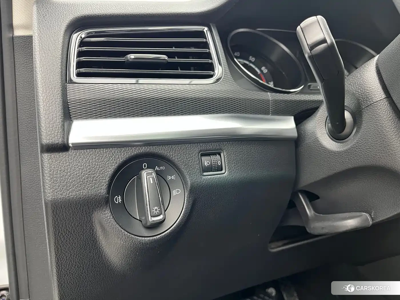 Skoda Komick 2023 Белый из Китая, фото 6