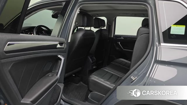 Volkswagen Tiguan second Generation 2022 Серый из Кореи, фото 6