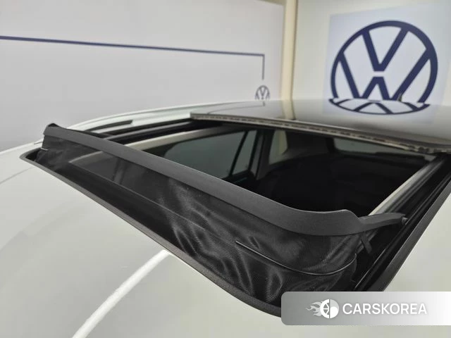 Volkswagen Tiguan second Generation 2024 Белый из Кореи, фото 6