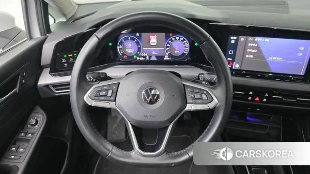 Volkswagen Golf 8th Generation 2023 Белый из Кореи, фото 6