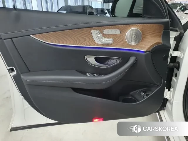 Mercedes-Benz E-Class W213 2021 Белый из Кореи, фото 6