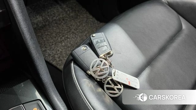 Volkswagen Tiguan second Generation 2018 Белый из Кореи, фото 6