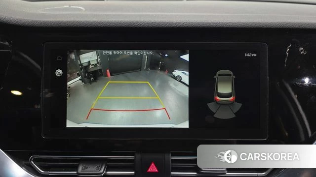 Kia Niro Plus 2023 Белый из Кореи, фото 6