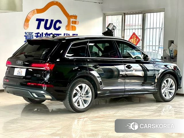Audi Q7 2024 Черный из Китая, фото 6