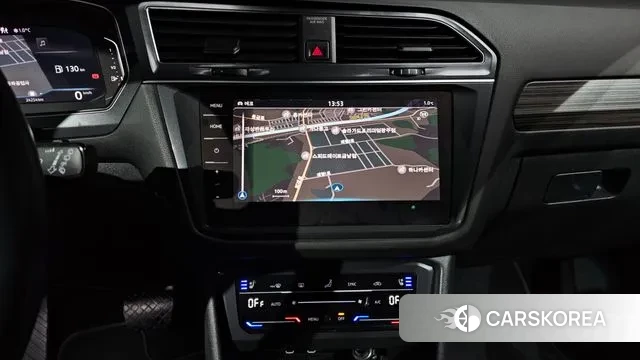 Volkswagen Tiguan Allspace 2023 Белый из Кореи, фото 6