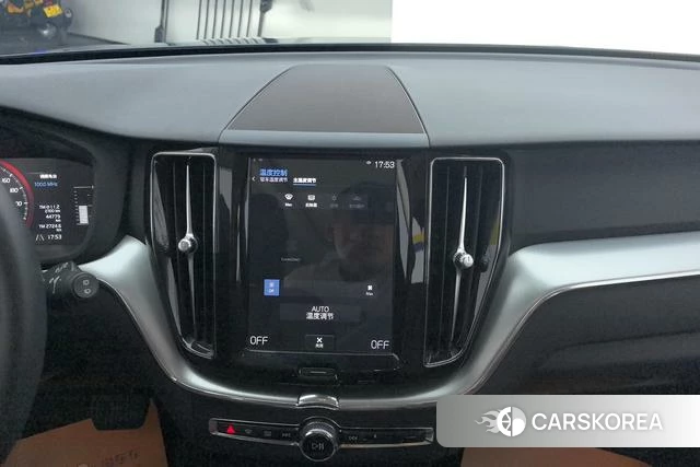 Volvo XC60 2018 Синий из Китая, фото 6
