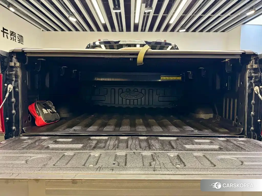 Ford F-150 Raptor 2025 Черный из Китая, фото 6