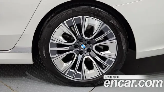 BMW 7 Series (G70) 2023 Белый из Кореи, фото 6