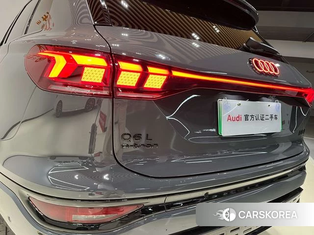 Audi Q6L e-tron 2025 Темно-серый из Китая, фото 6