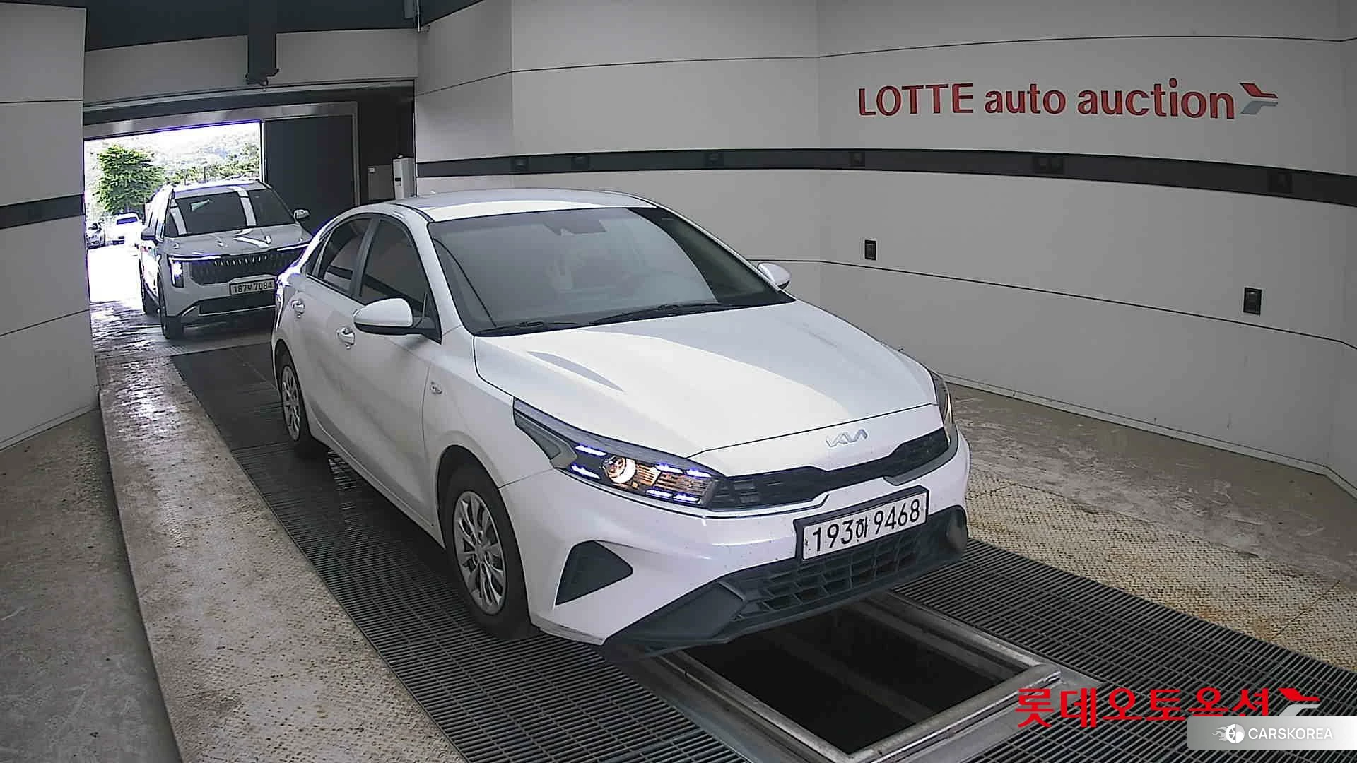 Kia K3 2022 Snow White Pearl из Кореи, фото 6