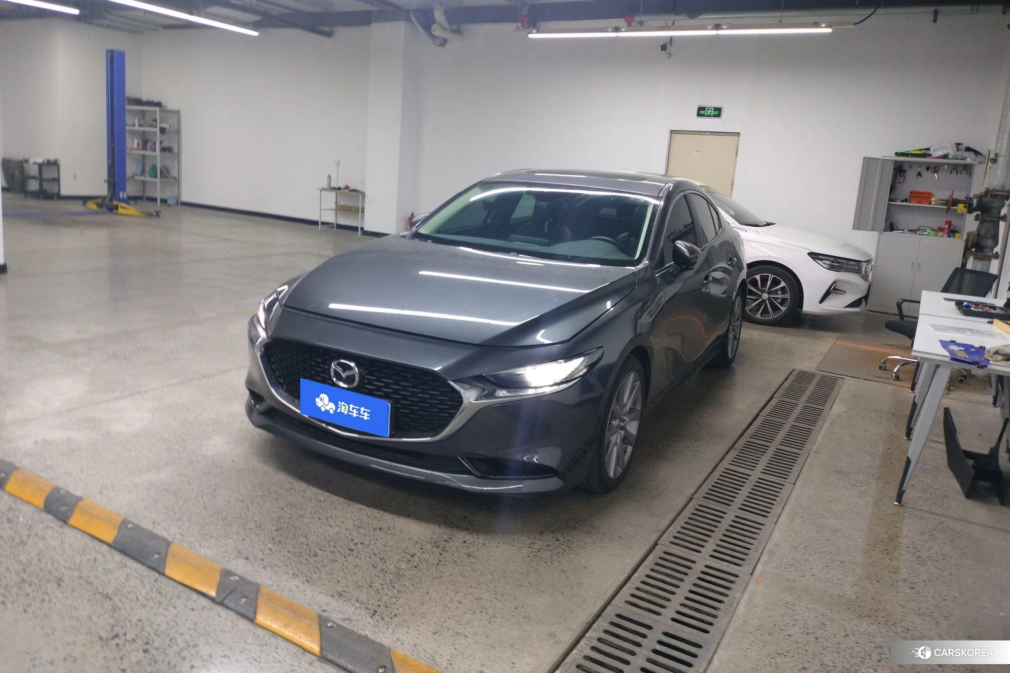 Mazda 3 Angkesaila 2019 Темно-серый из Китая, фото 6