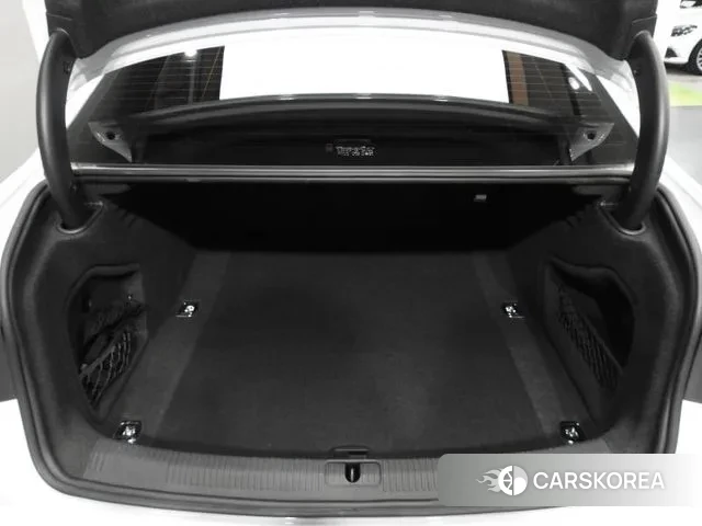 Audi A4 (B9) 2023 Белый из Кореи, фото 6