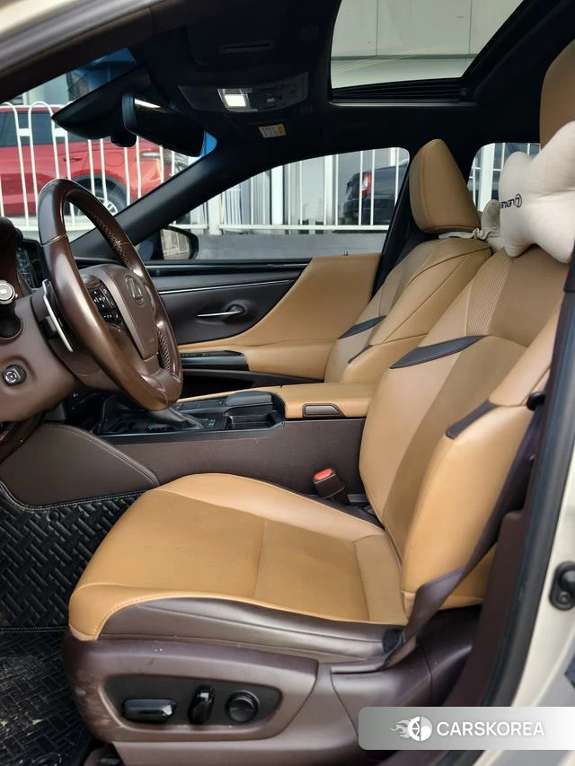 Lexus ES 2021 Серебристо-серый из Китая, фото 6