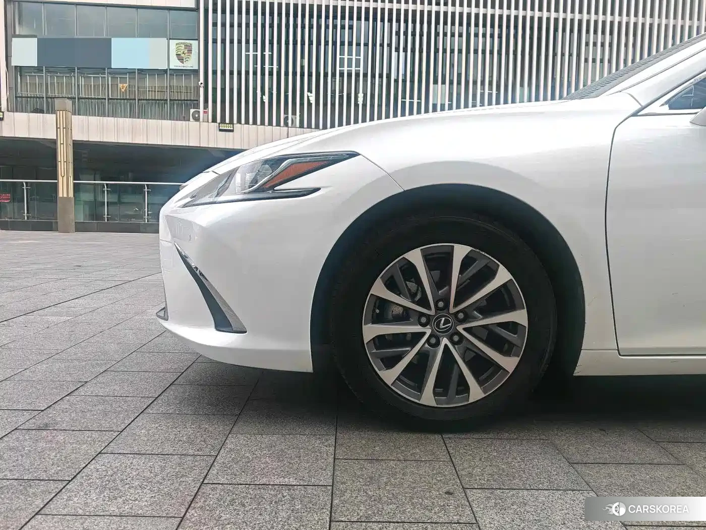 Lexus ES 2023 Белый из Китая, фото 6