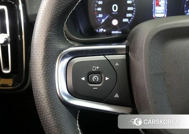 Volvo XC40 2021 Жемчужный цвет из Кореи, фото 6