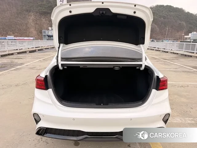 Kia The New K3 2nd generation 2022 Белый из Кореи, фото 6