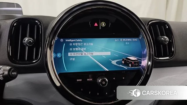 Mini Cooper S Countryman 2023 Светло-серебряный цвет из Кореи, фото 6