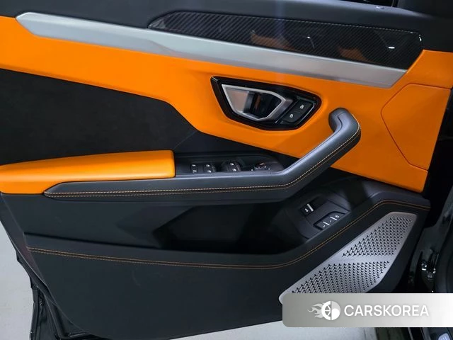 Lamborghini Urus 2021 Черный из Кореи, фото 6