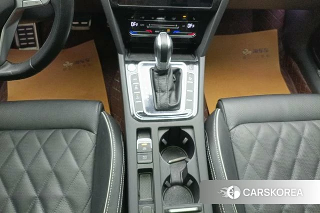 Volkswagen Magotan PHEV 2022 Черный из Китая, фото 6