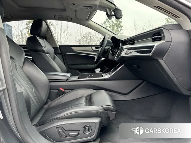 Audi A7 2021 Темно-серый из Китая, фото 6