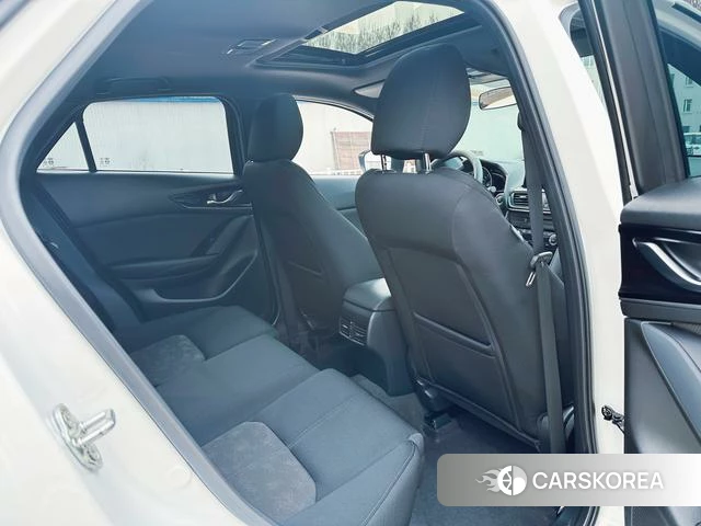 Mazda CX-4 2023 Белый из Китая, фото 6