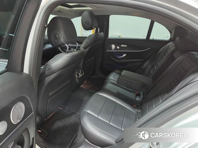 Mercedes-Benz E-Class W213 2018 Серебряный из Кореи, фото 6
