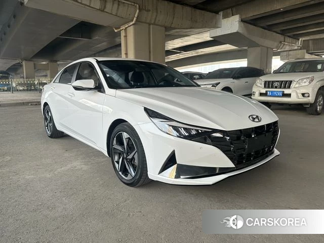 Hyundai Elantra 2023 Белый из Китая, фото 6