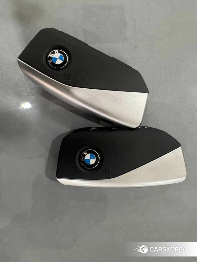 BMW 5 Series (G60) 2025 Светло-серебряный цвет из Кореи, фото 6