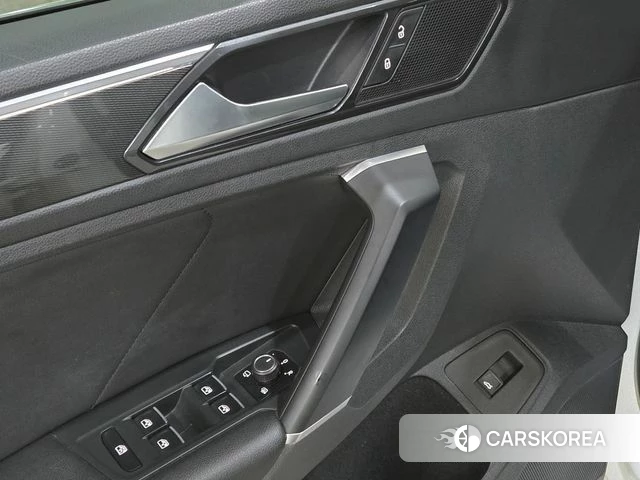 Volkswagen Tiguan second Generation 2018 Белый из Кореи, фото 6