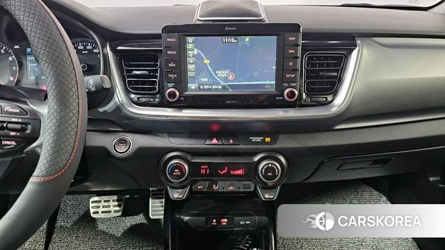 Kia Stonic 2018 Белый из Кореи, фото 6