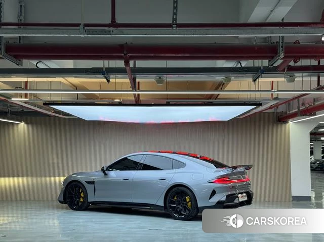 Xiaomi Car Xiaomi SU7 Ultra 2025 Серебристо-серый из Китая, фото 6