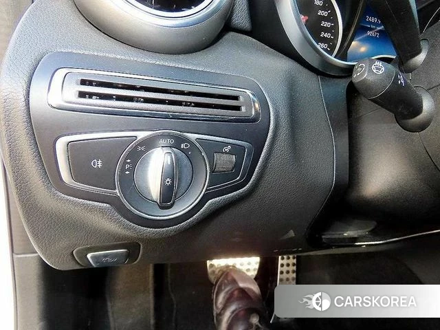 Mercedes-Benz C-Class W205 2019 Белый из Кореи, фото 6
