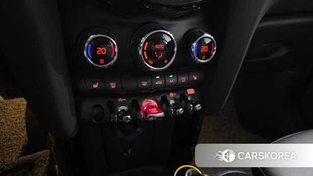 Mini Cooper 2023 Черный из Кореи, фото 6