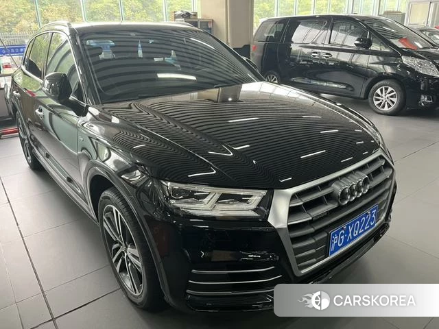 Audi Q5L 2019 Черный из Китая, фото 6
